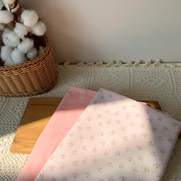 Vải cotton hoạ tiết hoa hồng nền hồng