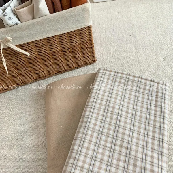 Vải cotton caro nâu viền đen