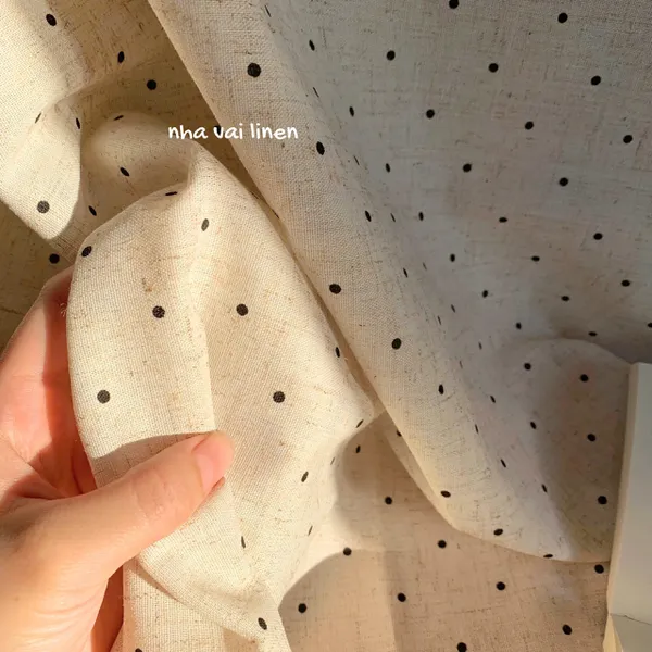 Vải linen xước chấm bi đen