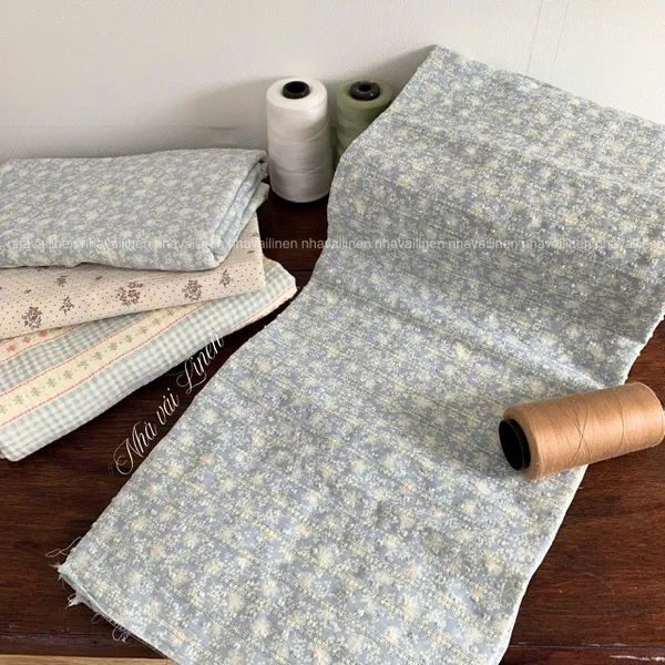 COTTON DỆT NỔI HOA TRẮNG NỀN XANH