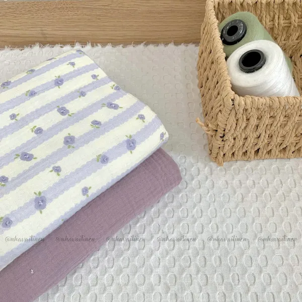 Xô muslin cao cấp 2 lớp hoạ tiết sọc hoa tím