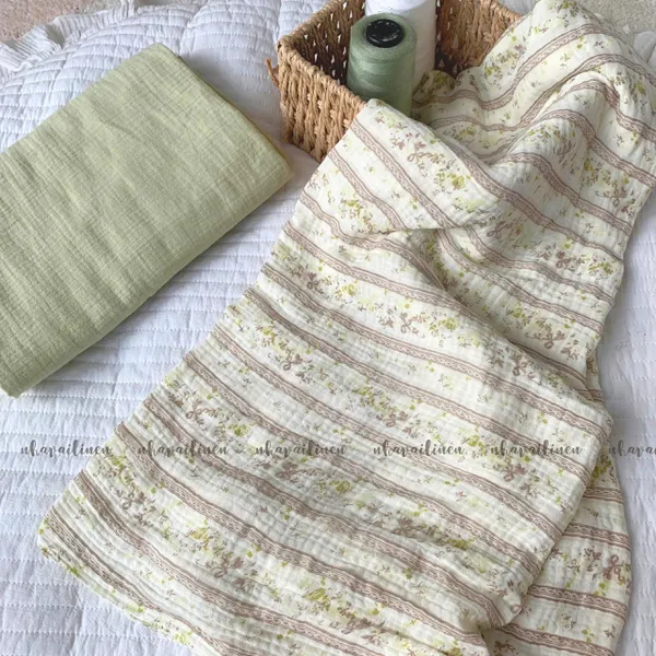 Xô muslin cao cấp 2 lớp hoạ tiết dây loang xanh