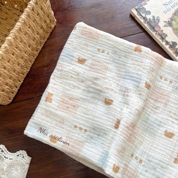 Xô muslin cao cấp 2 lớp hoạ tiết ô nơ gấu
