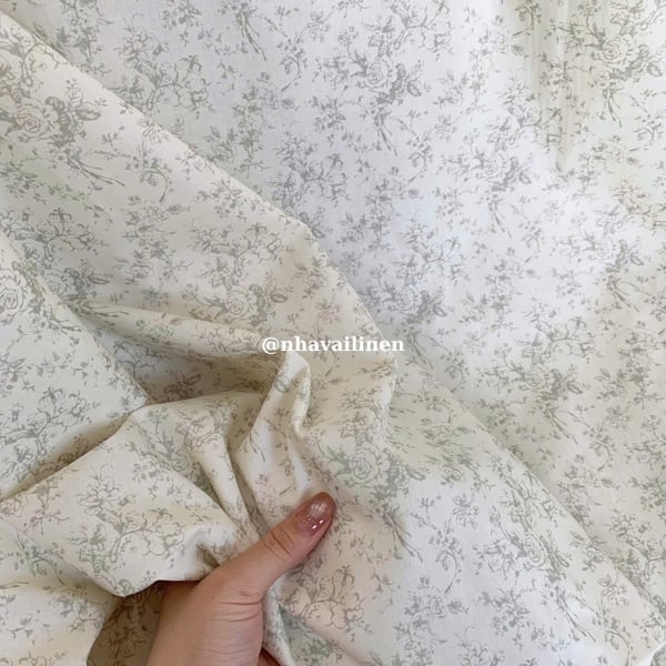 Vải cotton hoạ tiết rừng hoa dây xám