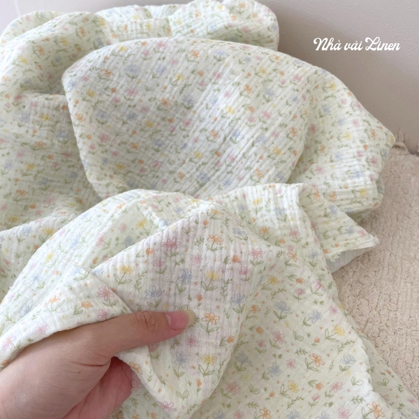 Xô muslin cao cấp 2 lớp hoạ tiết hoa nền xanh