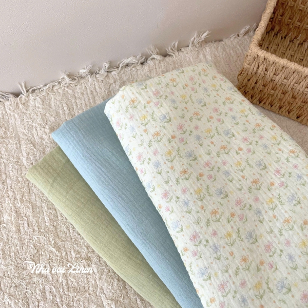 Xô muslin cao cấp 2 lớp hoạ tiết hoa nền xanh