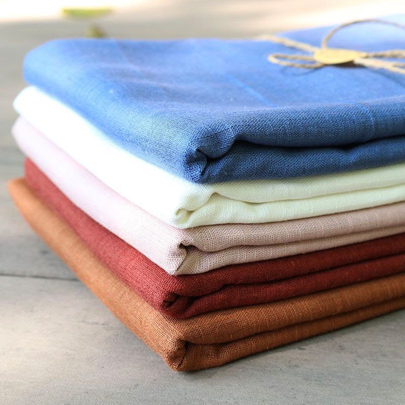 Vải linen chất lượng cao sẽ có mặt vải êm và mịn màng, không có xơ vải Vải linen chất lượng cao sẽ có mặt vải êm và mịn màng, không có xơ vải