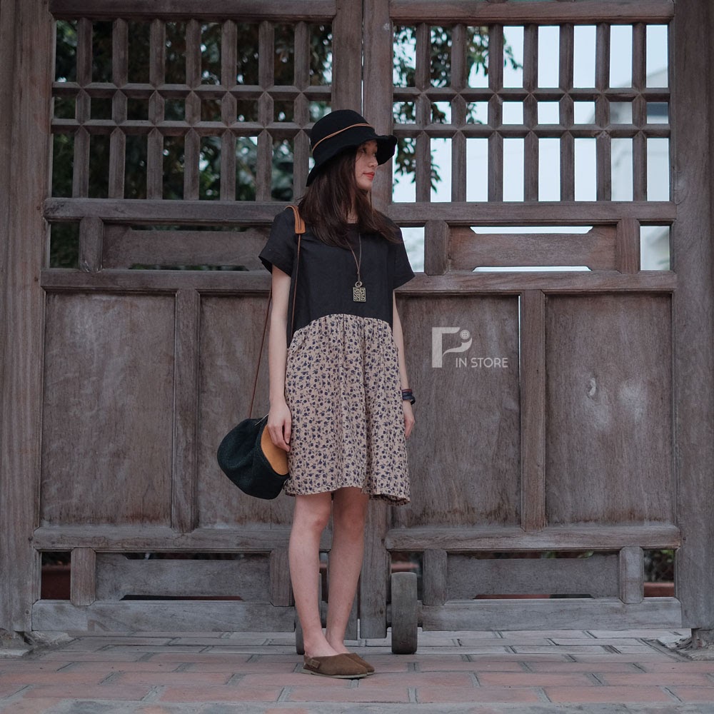 Chiếc váy vải linen hoa nhí đơn giản nhưng đặc biệt Chiếc váy vải linen hoa nhí đơn giản nhưng đặc biệt