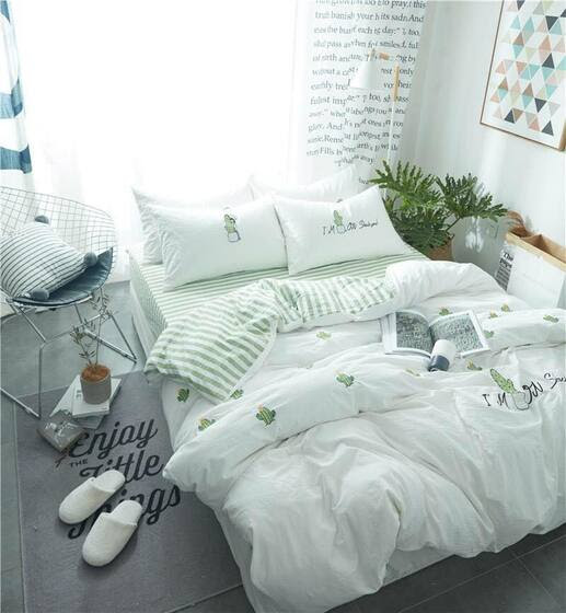 Bộ chăn ga trải giường từ vải linen họa tiết vừa thoáng khí vừa êm nhẹ sẽ làm hài lòng ngay cả những vị khách khó tính nhất Bộ chăn ga trải giường từ vải linen họa tiết vừa thoáng khí vừa êm nhẹ sẽ làm hài lòng ngay cả những vị khách khó tính nhất