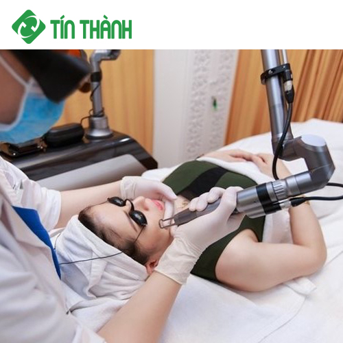 Xóa xăm lông mày Picosure không để lại sẹo Xóa xăm lông mày Picosure không để lại sẹo