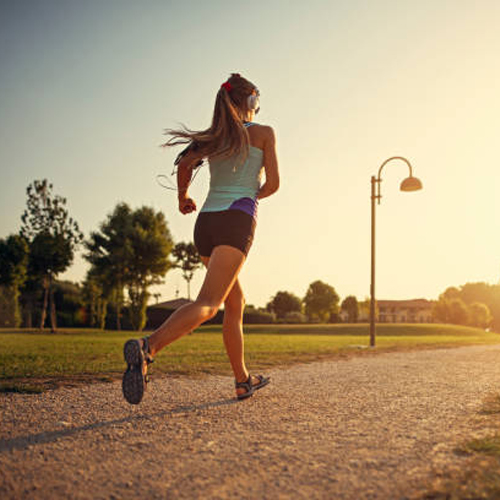 Chạy bộ là một trong những bài tập giảm cân đón tết Chạy bộ là một trong những bài tập giảm cân đón tết