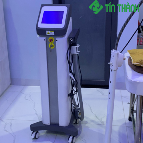 Tín Thành bàn giao Máy xóa xăm giá rẻ cho Spa Tín Thành bàn giao Máy xóa xăm giá rẻ cho Spa