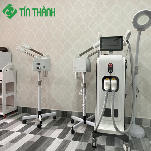 Máy xông hơi mặt nóng lạnh được sử dụng phổ biến tại các Spa Máy xông hơi mặt nóng lạnh được sử dụng phổ biến tại các Spa
