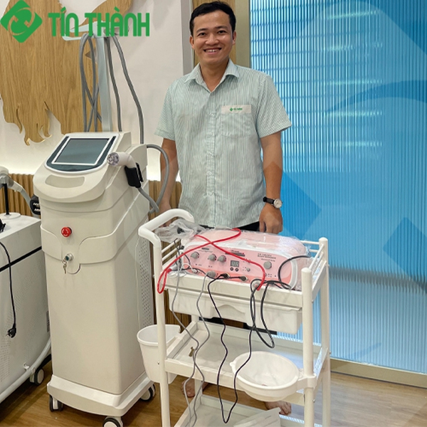 Xe đẩy spa 3 tầng có thùng rác cao cấp