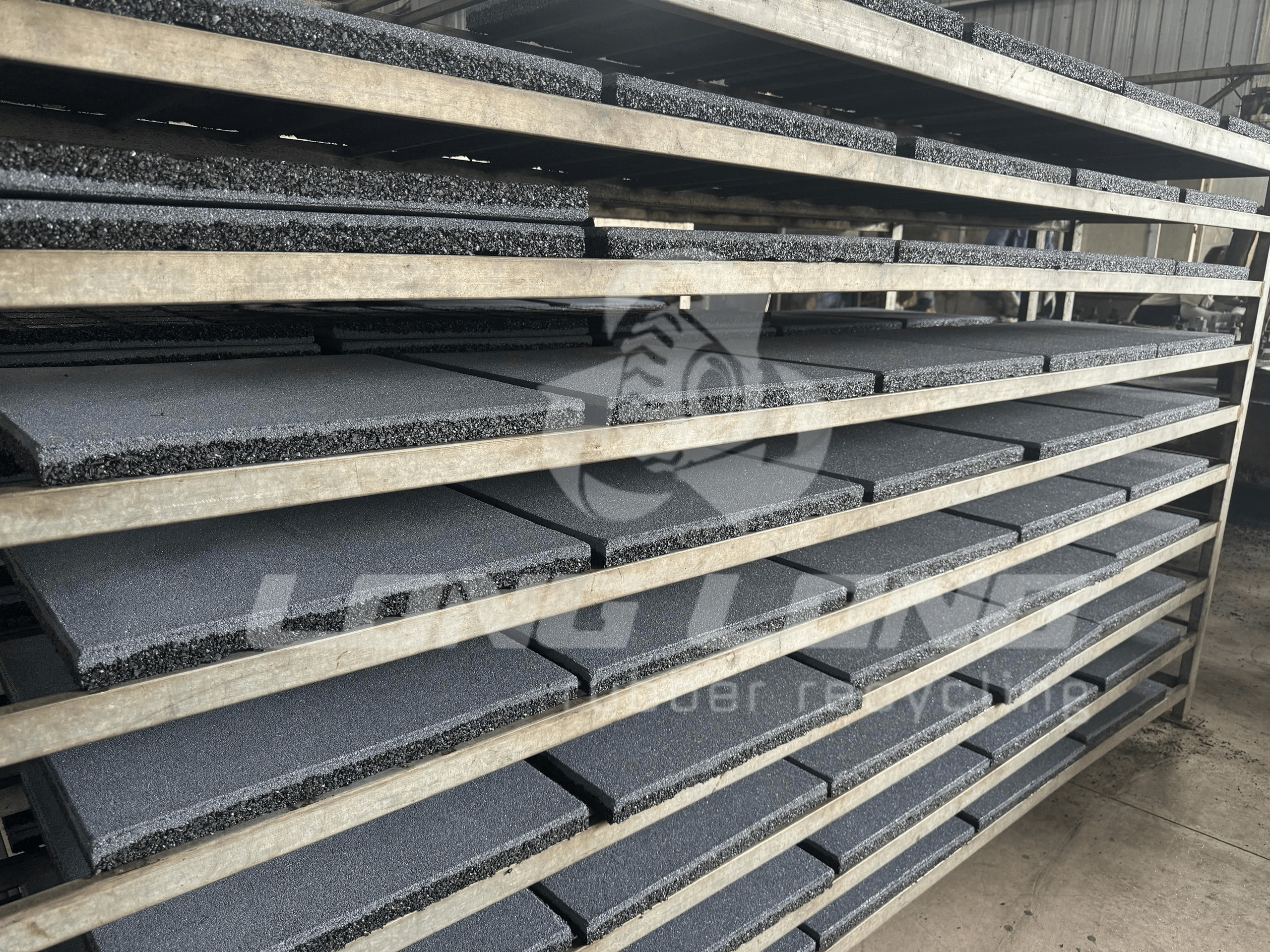 Gạch cao su tiêu chuẩn 500x500mm màu ghi Gạch cao su tiêu chuẩn 500x500mm màu ghi