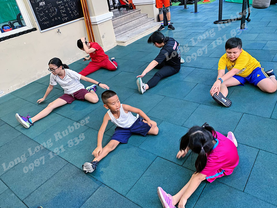 Thi công sàn cao su phòng gym Thi công sàn cao su phòng gym
