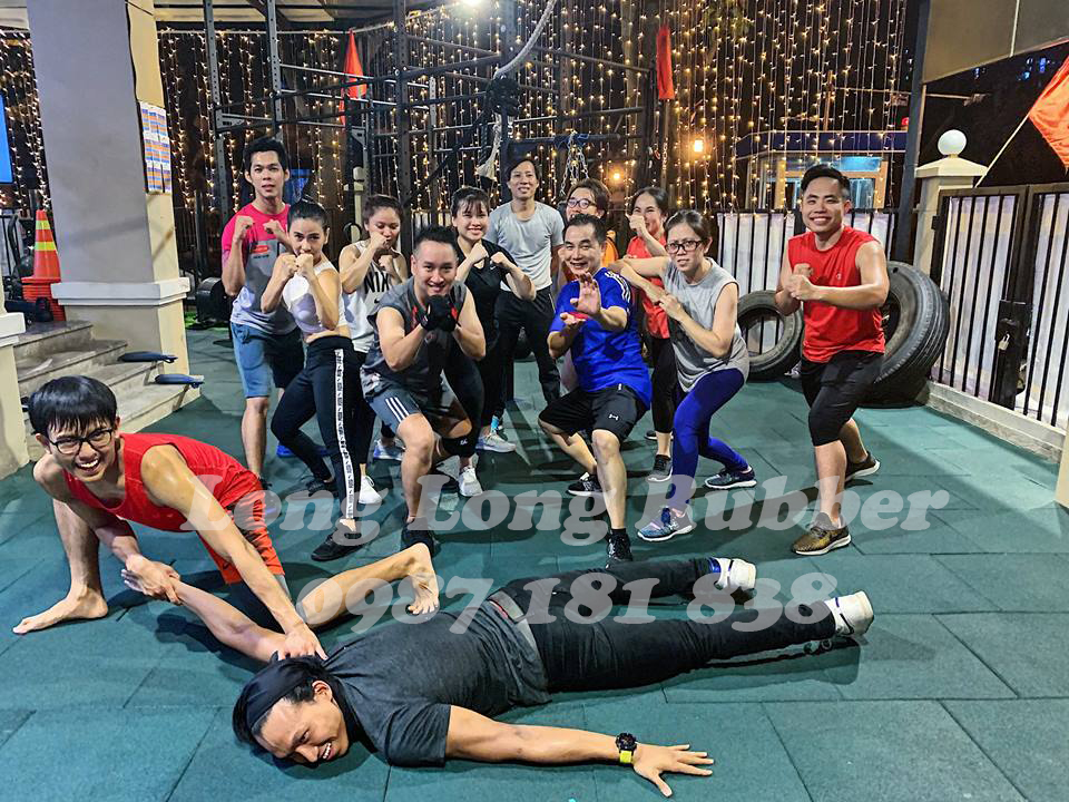 Gạch cao su trong khu vực thể thao Gạch cao su trong khu vực thể thao