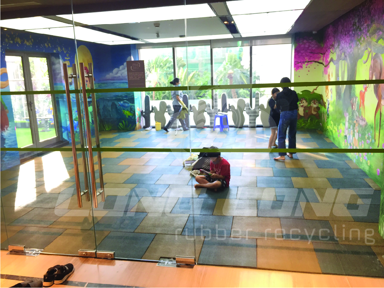 gach cao su tieu chuan 500x500x15mm gach cao su tieu chuan 500x500x15mm