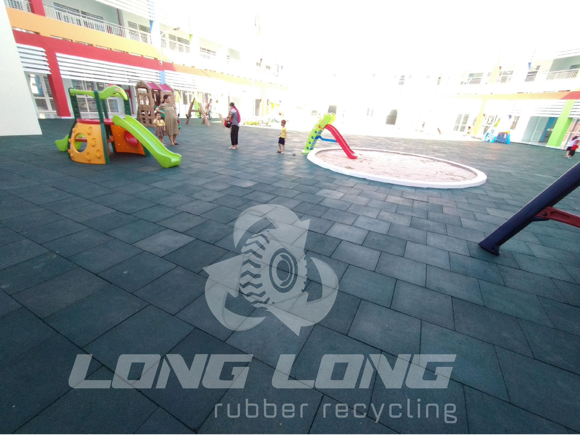 Safe outdoor playground rubber tile in Israel Safe outdoor playground rubber tile in Israel