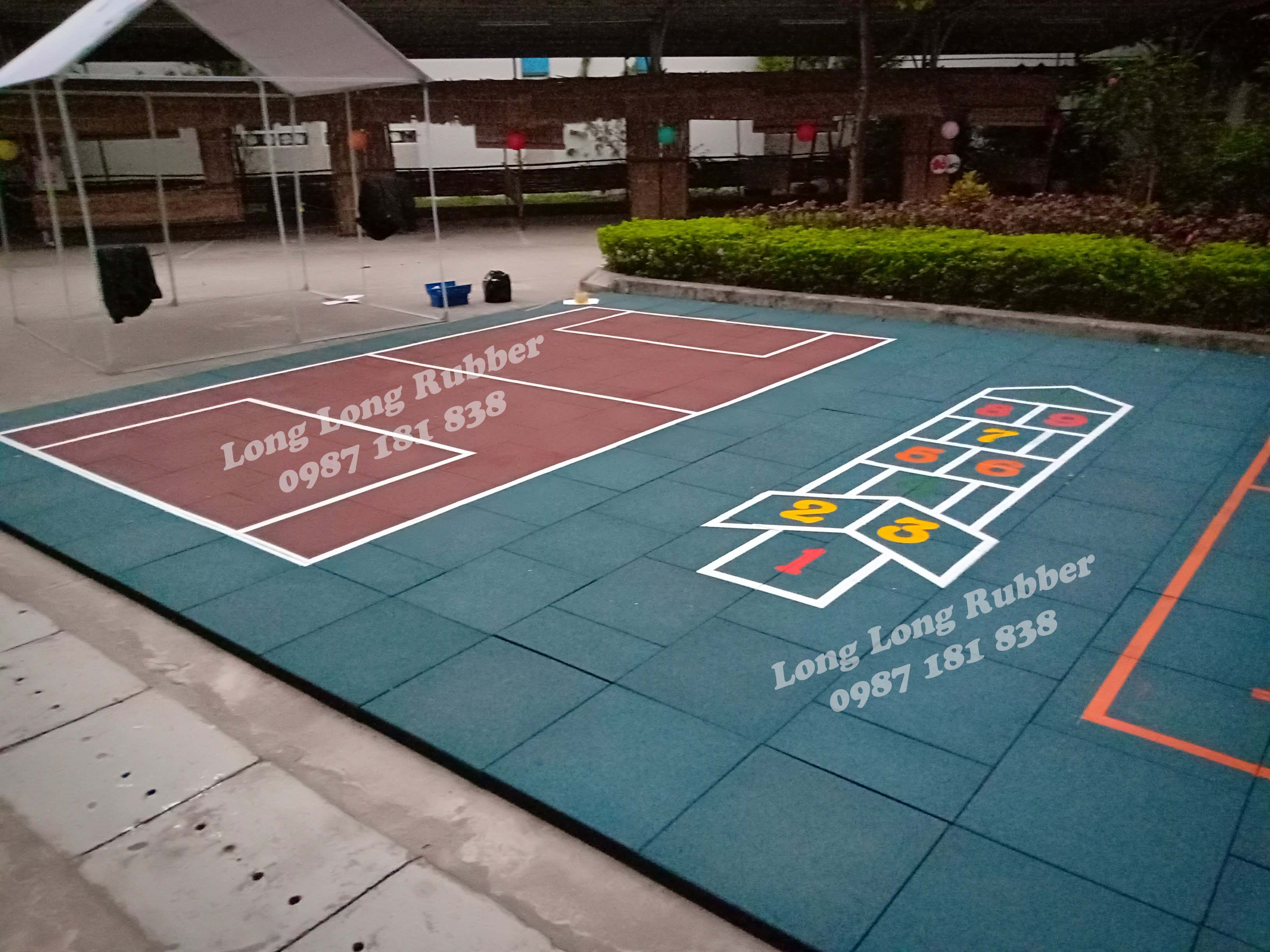 Safe outdoor playground rubber tile in Israel Safe outdoor playground rubber tile in Israel