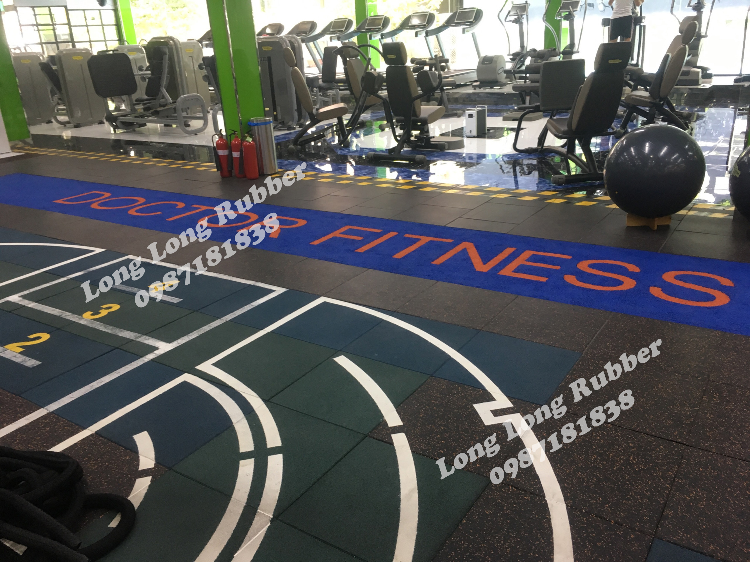 NON-SLIP RUBBER MAT 20MM THICNKESS NON-SLIP RUBBER MAT 20MM THICNKESS