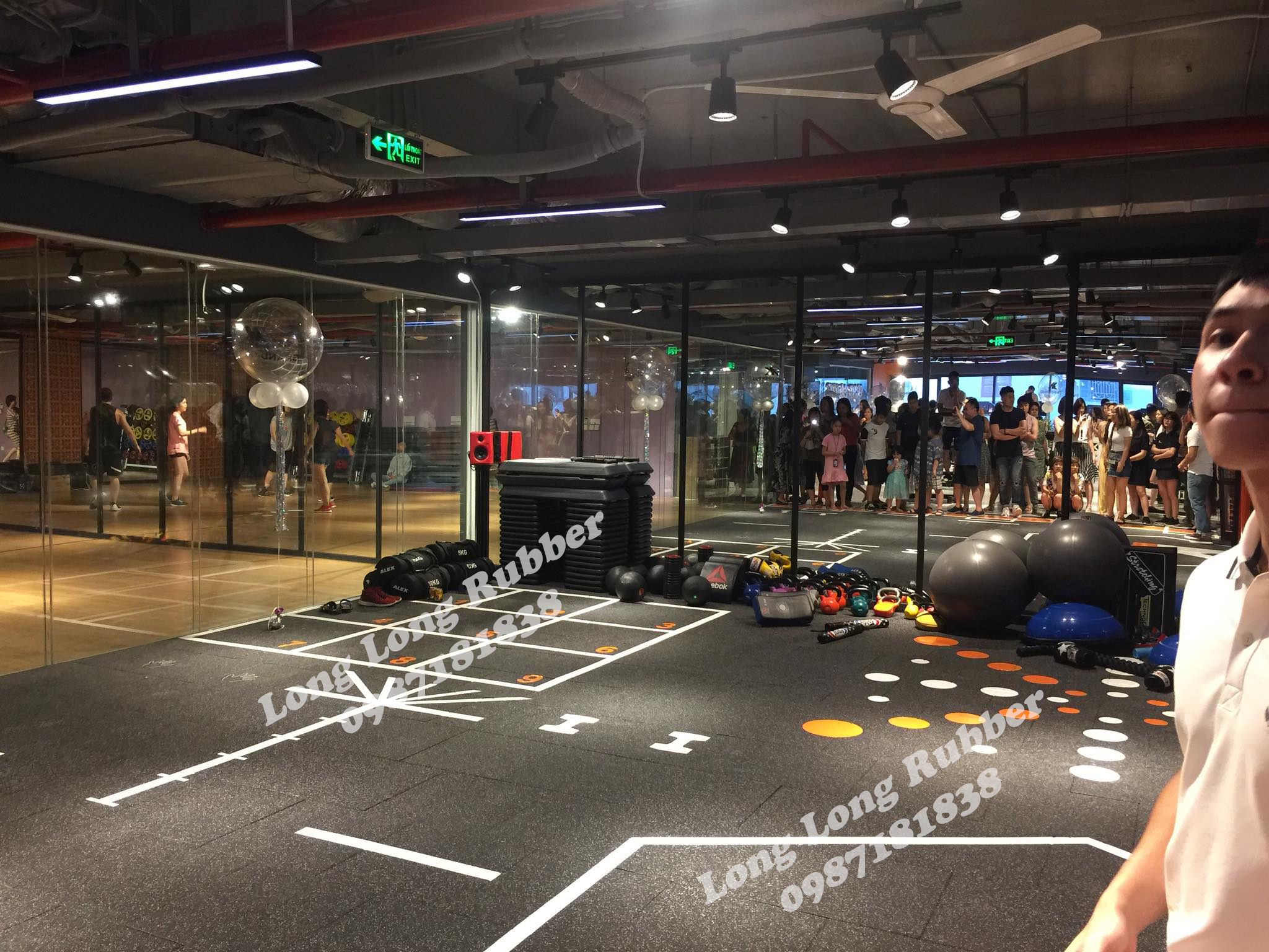 EPDM premium quality rubber gym flooring. EPDM premium quality rubber gym flooring.