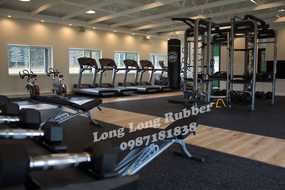 Gym floor tiles recycled from SBR rubber granules Gym floor tiles recycled from SBR rubber granules