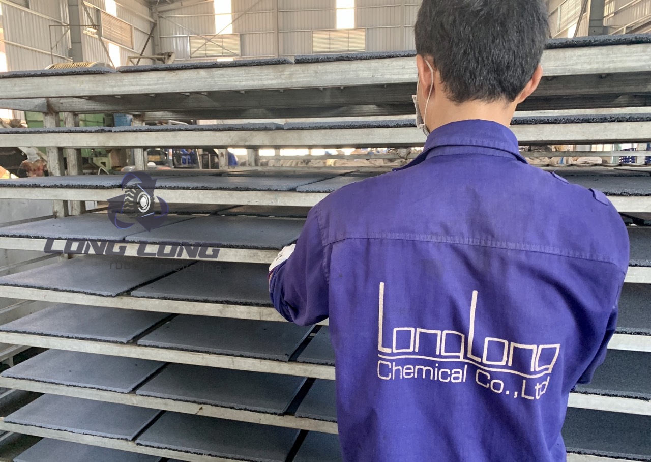 Outdoor rubber playground tiles in Qatar Outdoor rubber playground tiles in Qatar