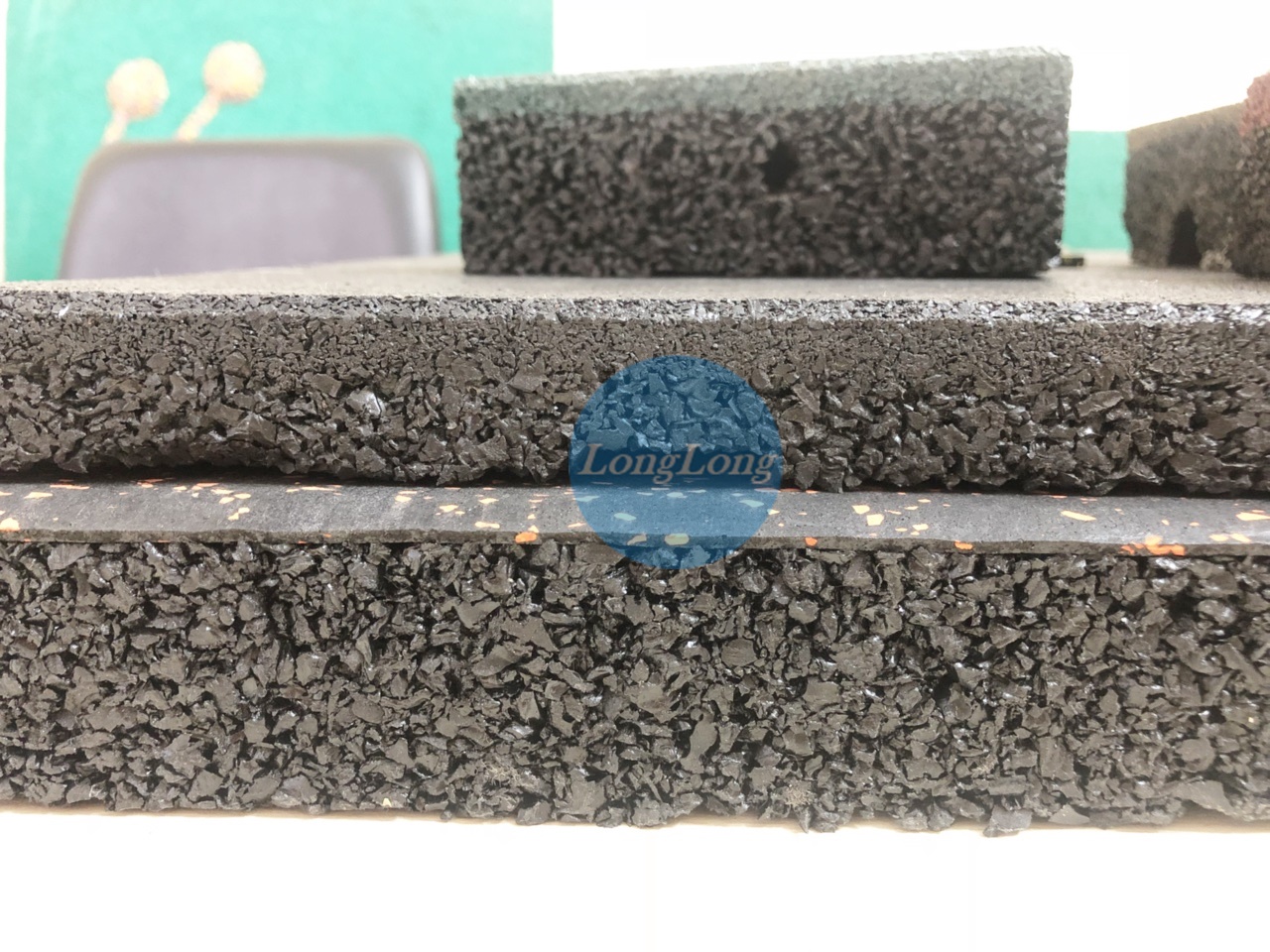 Anti-slip rubber playground tiles Anti-slip rubber playground tiles