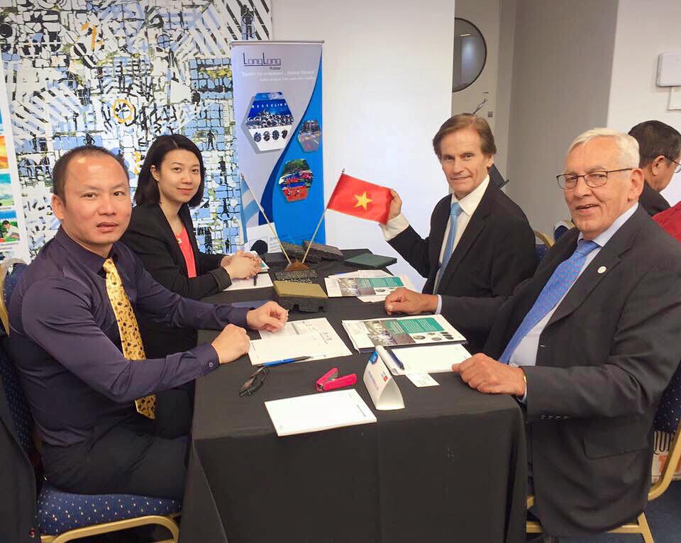 50mm recycled rubber gym flooring mats 50mm recycled rubber gym flooring mats