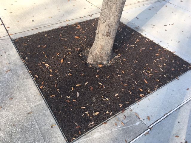 Rubber mulch mat for tree Rubber mulch mat for tree