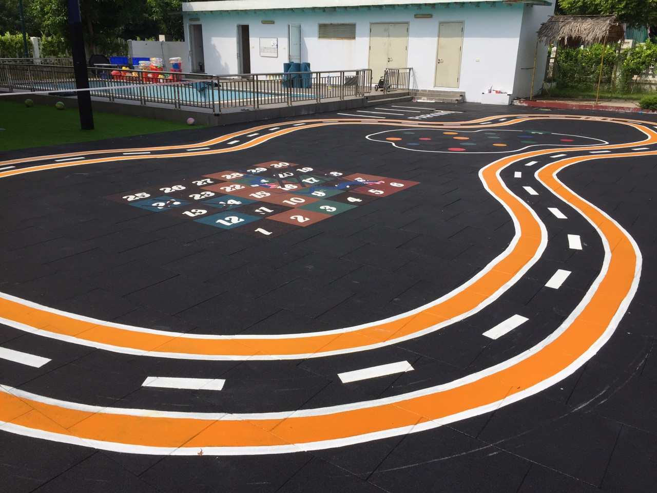 Anti-slip rubber playground tiles Anti-slip rubber playground tiles