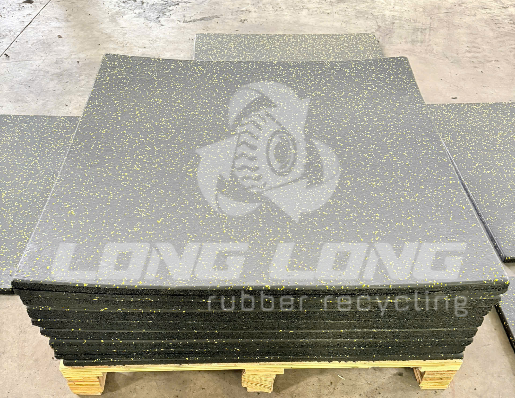 rubber tile 1000x1000x20mm rubber tile 1000x1000x20mm
