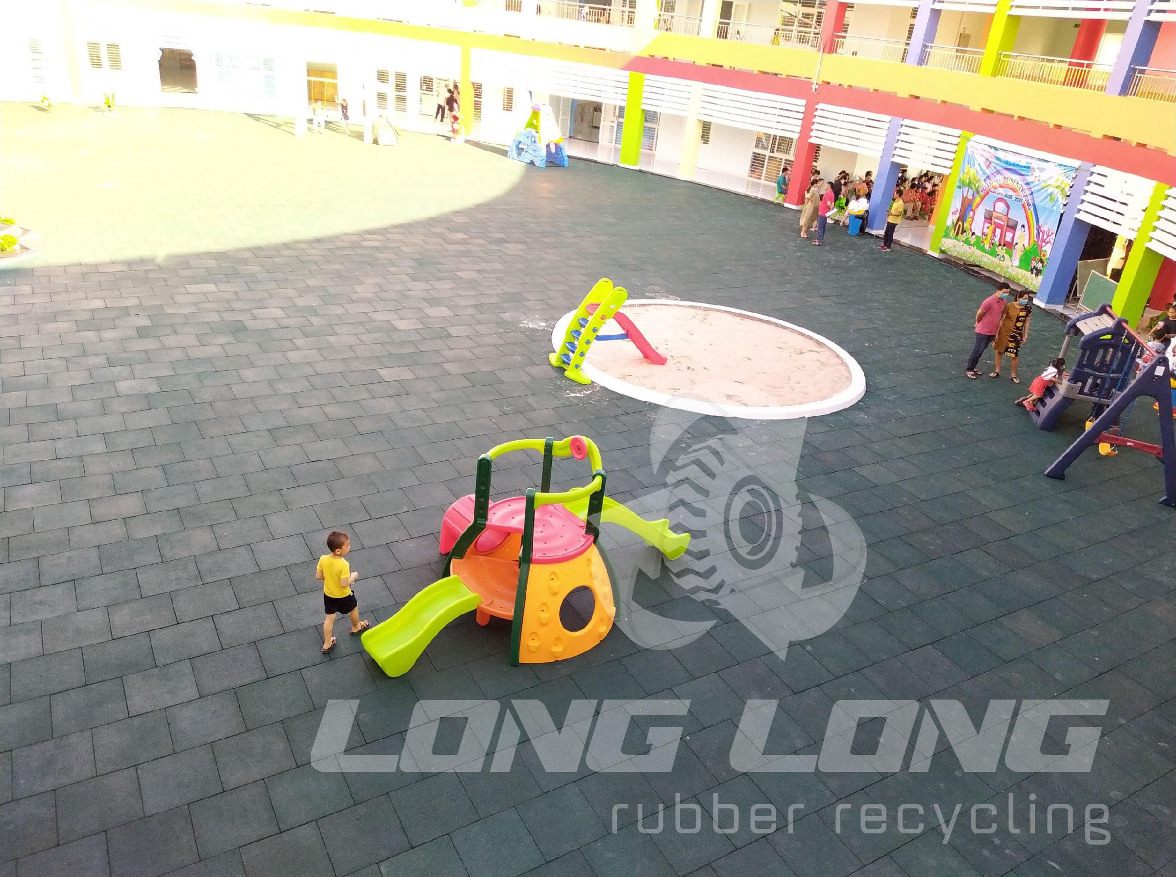 Safe children's playground rubber matting Safe children's playground rubber matting