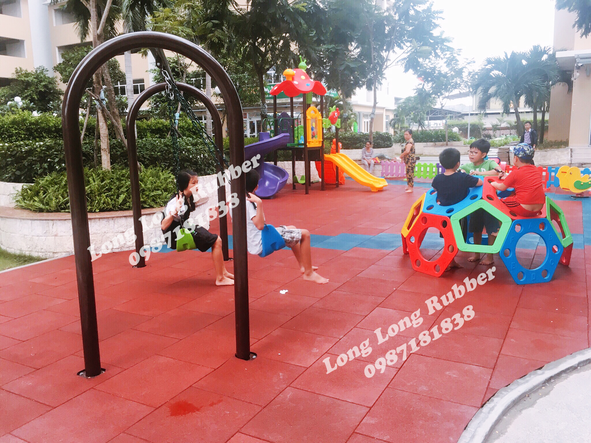 Safe rubber playground tile in the USA Safe rubber playground tile in the USA