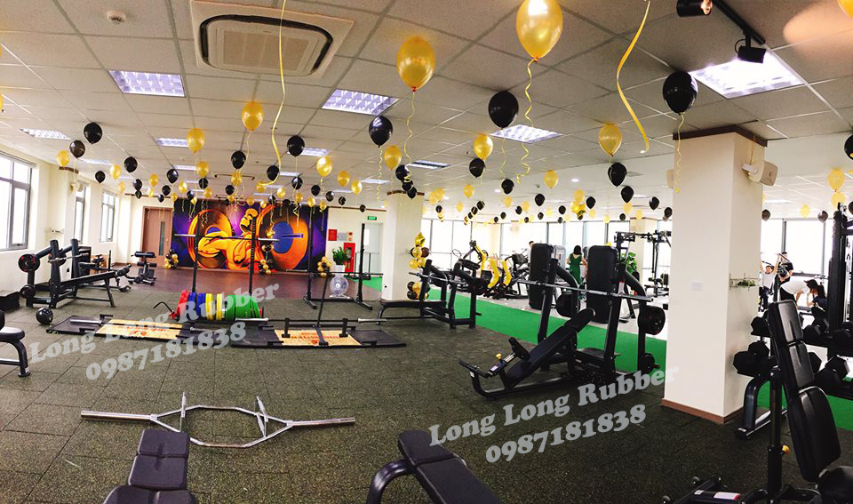 Thi công sàn cao su phòng gym Thi công sàn cao su phòng gym