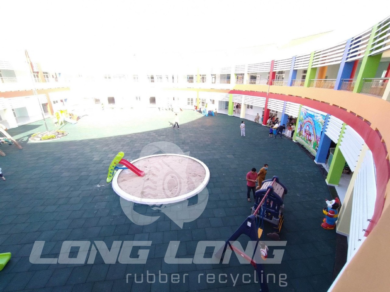 Rubber tiles for outdoor playgrounds in Canada Rubber tiles for outdoor playgrounds in Canada