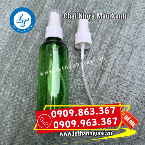 chai nhựa màu xanh cùng vòi xịt tiện lợi chai nhựa màu xanh cùng vòi xịt tiện lợi