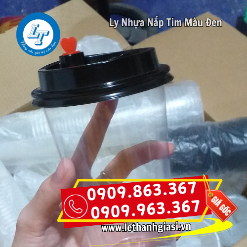 ly nhựa nắp tim màu đen cấu tạo chắc chắn ly nhựa nắp tim màu đen cấu tạo chắc chắn