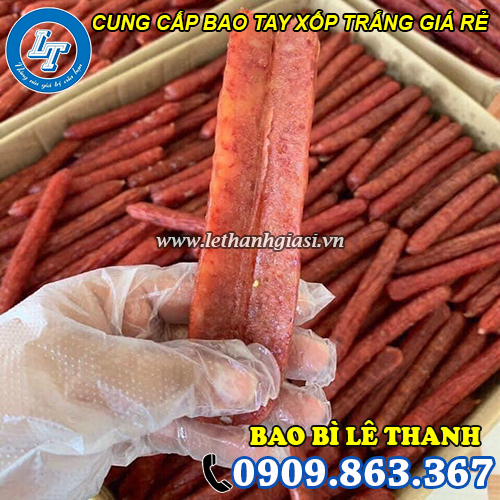 mang bao tay xốp trắng khi chế biến thực phẩm mang bao tay xốp trắng khi chế biến thực phẩm