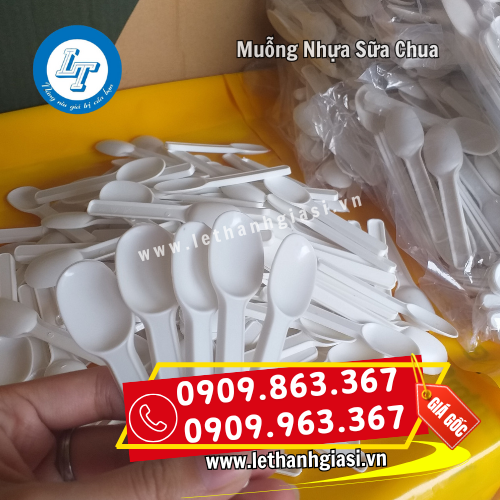 muỗng nhựa nhỏ ăn sữa chua màu trắng sữa muỗng nhựa nhỏ ăn sữa chua màu trắng sữa