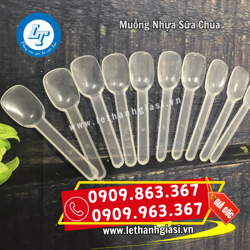 muỗng nhựa sữa chua màu trắng trong muỗng nhựa sữa chua màu trắng trong