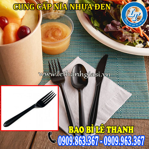 nĩa nhựa màu đen nĩa nhựa màu đen
