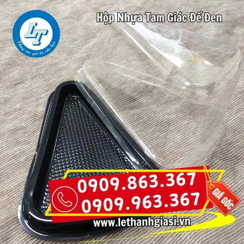 HỘP NHỰA TAM GIÁC ĐẾ ĐEN A03