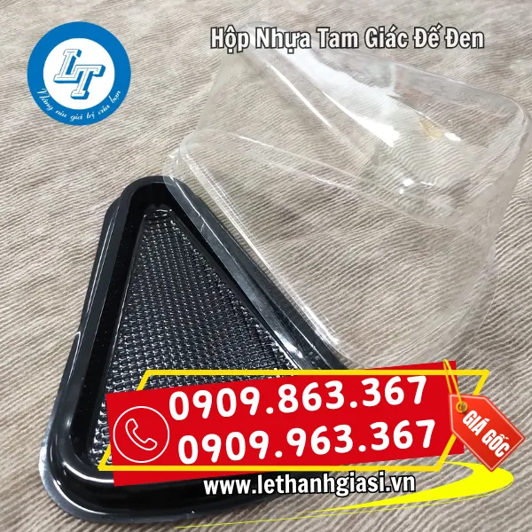 HỘP NHỰA TAM GIÁC ĐẾ ĐEN A03