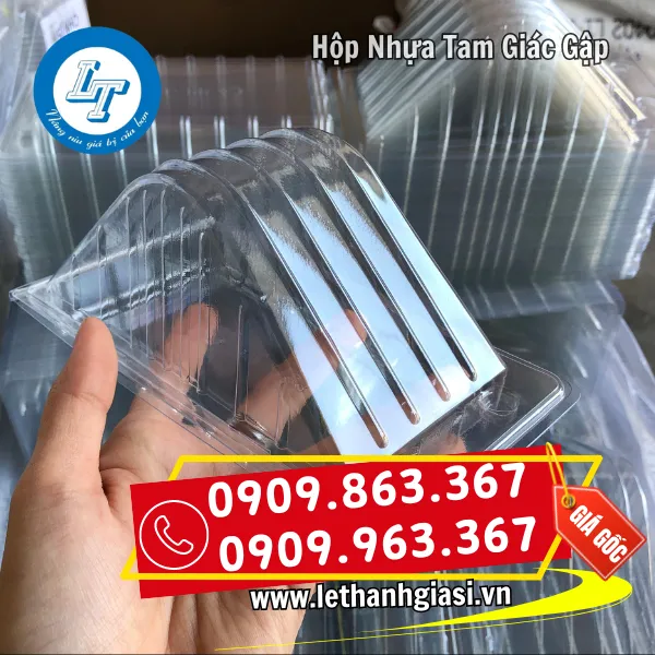 HỘP NHỰA TAM GIÁC GẬP ĐỰNG BÁNH