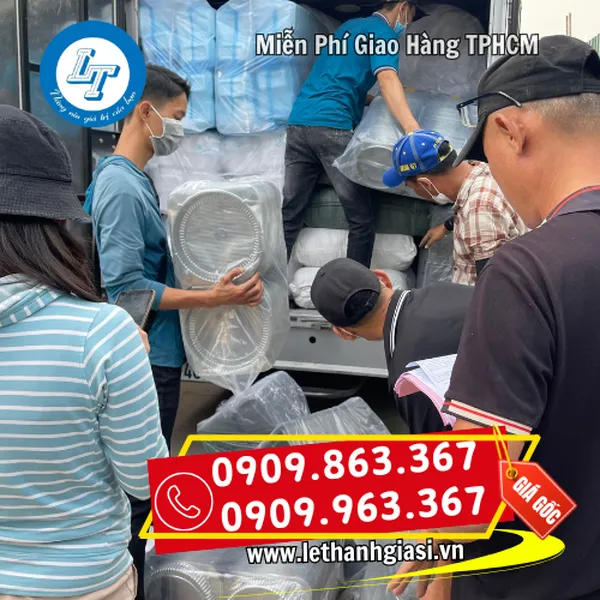 HỘP NHỰA TAM GIÁC GẬP ĐỰNG BÁNH