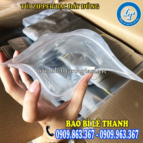 đóng mở túi zip bạc đáy đứng dễ dàng