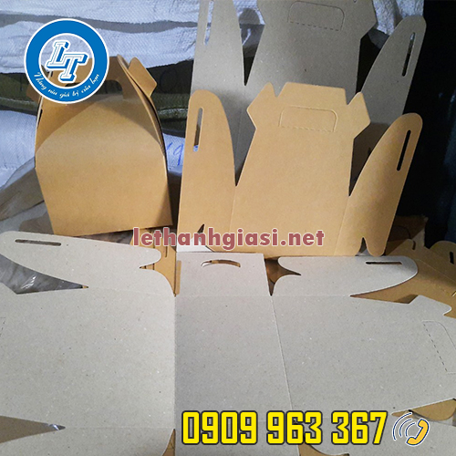 TÌM MUA HỘP ĐỰNG BÁNH BẰNG GIẤY CÓ QUAI Ở ĐÂU GIÁ RẺ HỘP GIẤY KRAFT ĐỰNG BÁNH