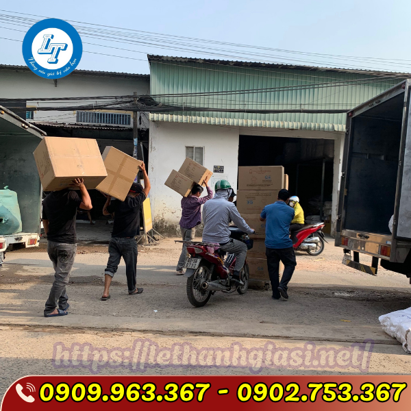 HỘP NHỰA 3 NGĂN HỘP NHỰA 3 NGĂN ĐẾ ĐEN